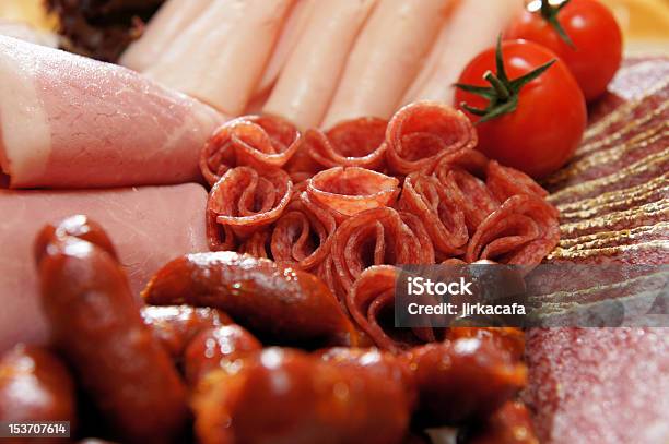 Salame Foto de stock y más banco de imágenes de Alimento - Alimento, Alimentos ahumados, Alimentos cocinados