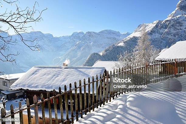 Alpine Landschaft Stockfoto und mehr Bilder von Alpen - Alpen, Baum, Begraben