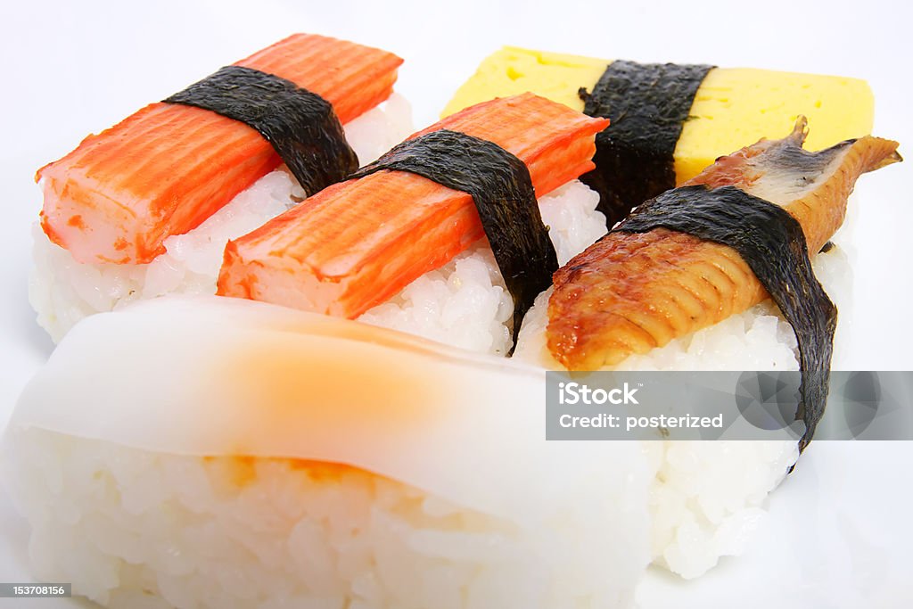 El sushi japonés tradicional de alimentos - Foto de stock de Alga Marina libre de derechos
