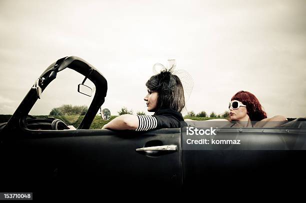 Condução À Volta - Fotografias de stock e mais imagens de Moda - Moda, Cabelo Humano, Elegância