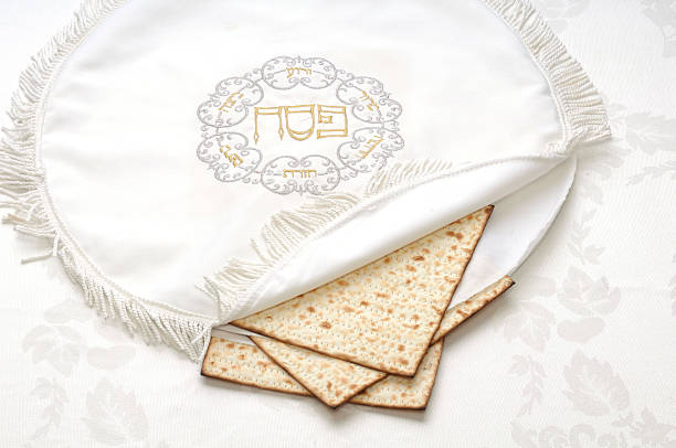borsa di passove ricamo matzo - matzo passover cracker unleavened bread foto e immagini stock