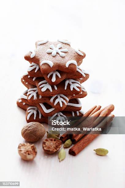 Stelle Di Natale - Fotografie stock e altre immagini di A forma di stella - A forma di stella, Biscotto secco, Cannella