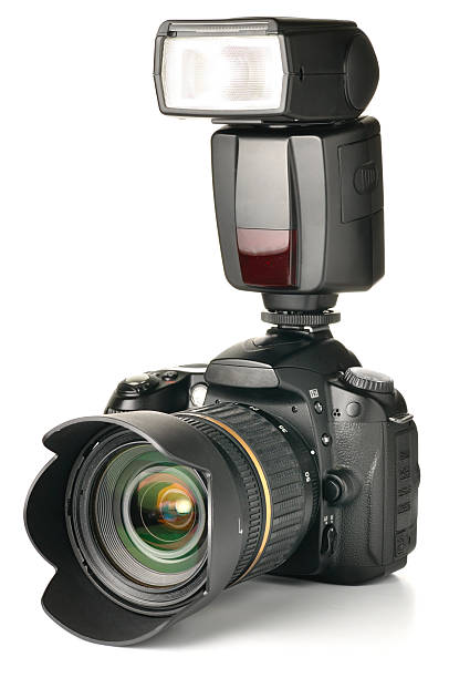 câmara fotográfica com um flash externo ligado - isolated on white flash imagens e fotografias de stock