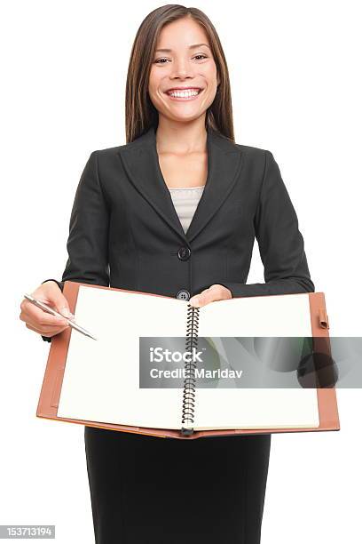 Biznesmenka Z Puste Notebook Copyspace - zdjęcia stockowe i więcej obrazów Kobiety - Kobiety, Notes, Pustka