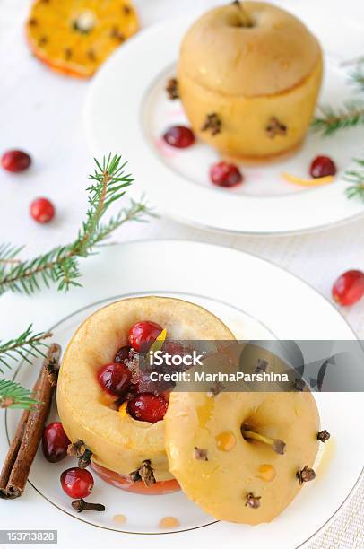 Photo libre de droit de Pomme Au Four banque d'images et plus d'images libres de droit de Aliment - Aliment, Assiette, Avent