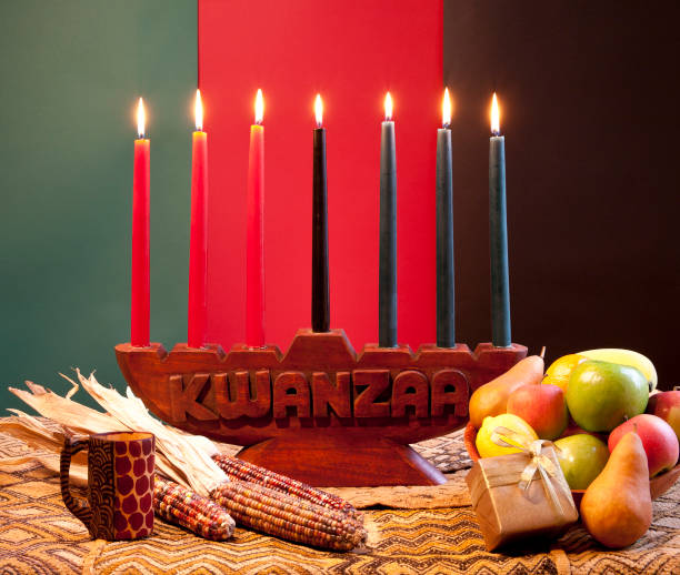 kwanzaa-afroamericano vacanza - gift apple ribbon fruit foto e immagini stock