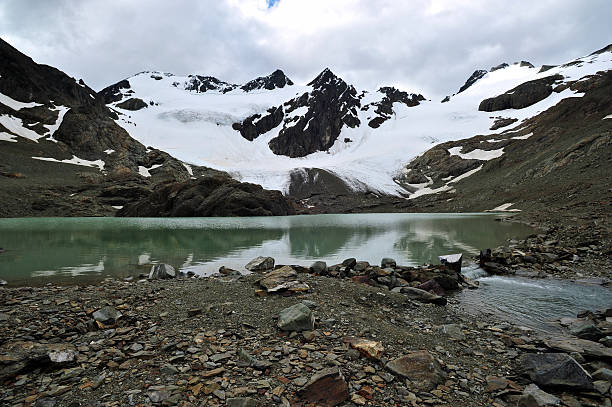 Vinciguerra e Lago glaciar - fotografia de stock