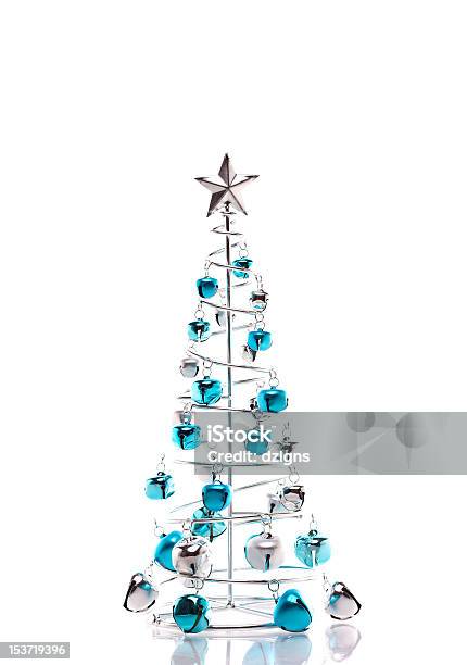 Weihnachtsbaum Aus Blau Und Silber Jingle Bells Stockfoto und mehr Bilder von Baum - Baum, Blau, Christbaumkugel