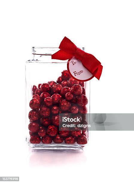 Frasco Com Vermelho Brilhante Doce E Etiqueta De Presente - Fotografias de stock e mais imagens de Branco