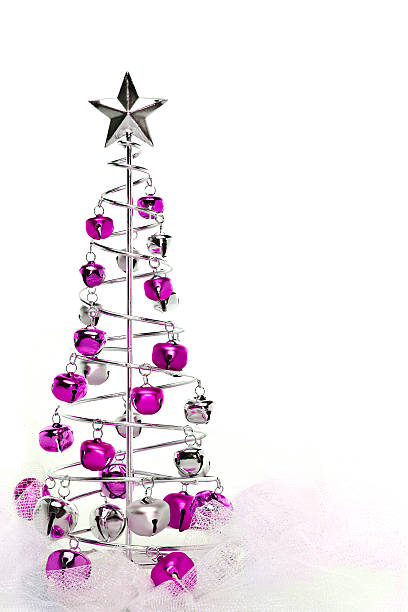 Sapin de Noël fait de rose et argent jingle bells - Photo