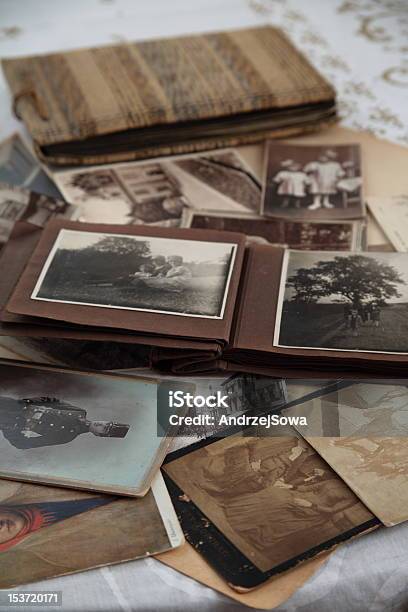 Fotos Antiguas Foto de stock y más banco de imágenes de Recuerdo - Recuerdo, Fotografía - Imágenes, Viejo