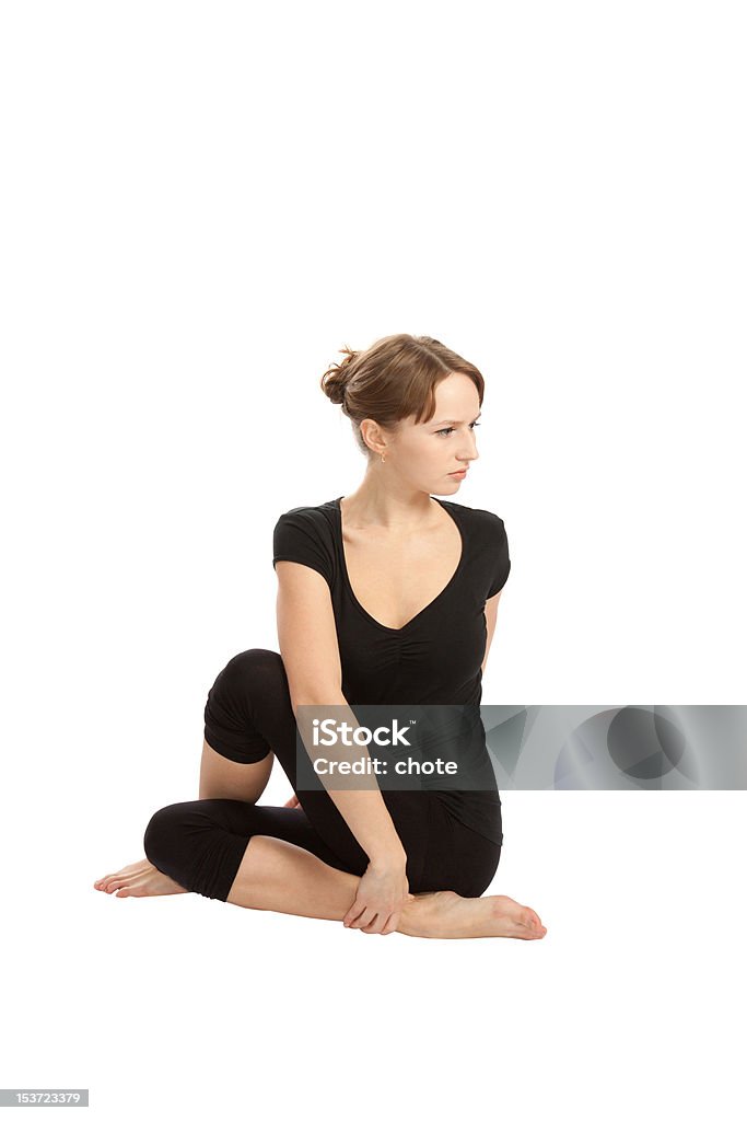 Mujer joven practicar Yoga ejercicios. - Foto de stock de Actividades recreativas libre de derechos