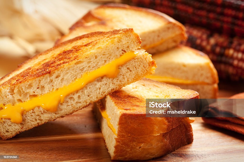 그릴드 치즈 샌드위치 - 로열티 프리 치즈 샌드위치 스톡 사진