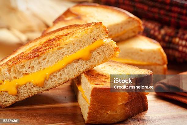 그릴드 치즈 샌드위치 치즈 샌드위치에 대한 스톡 사진 및 기타 이미지 - 치즈 샌드위치, 체더-치즈, 샌드위치-음식