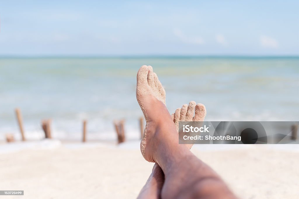 Ноги в Paradise - Стоковые фото С поднятыми ногами роялти-фри