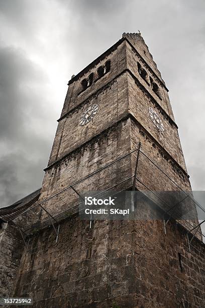 Alte Kirche Stockfoto und mehr Bilder von Alt - Alt, Ruine, Turmuhr