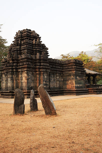 mahadev 관자놀이 계속하였습니다 일몰 - india goa temple indian culture 뉴스 사진 이미지