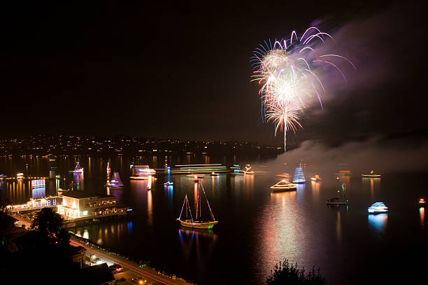 istock Sausalito Christmas Boat Parade 153728702