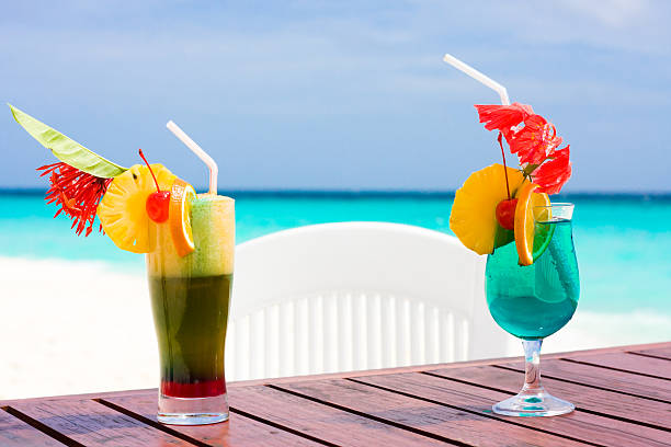 istock Cocktails at the beach 153734133