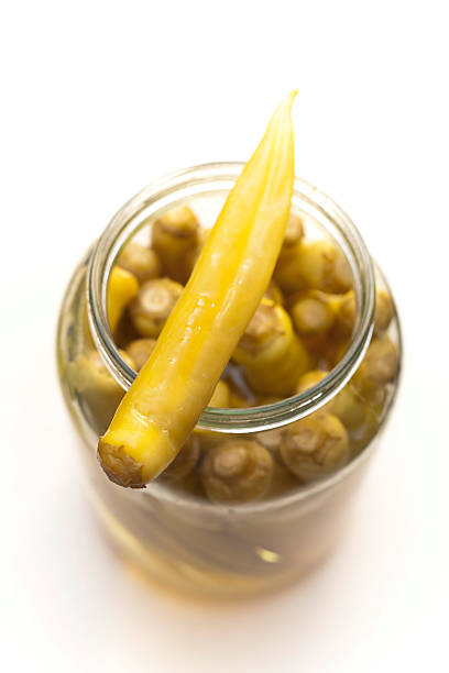 단고추 위에 용기 - relish jar condiment lid 뉴스 사진 이미지