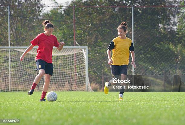 Ragazze Di Calcio - Fotografie stock e altre immagini di Calciatore - Calciatore, Calcio - Sport, Donne