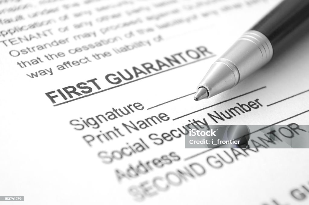 Un contrat pour garantie - Photo de Prêt libre de droits