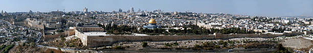 panorama da cidade velha de jerusalém - hasidism imagens e fotografias de stock