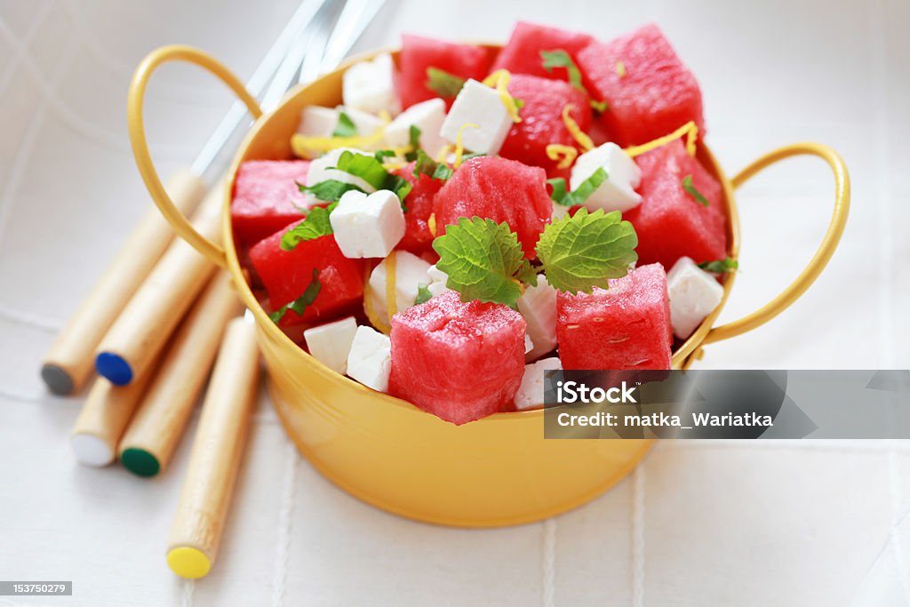 Salada de queijo feta e melancia - Foto de stock de Alimentação Saudável royalty-free