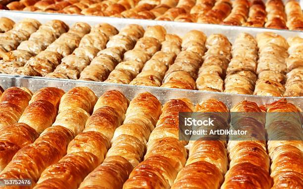 Baklava Foto de stock y más banco de imágenes de Alimento - Alimento, Baklava, Comida giega