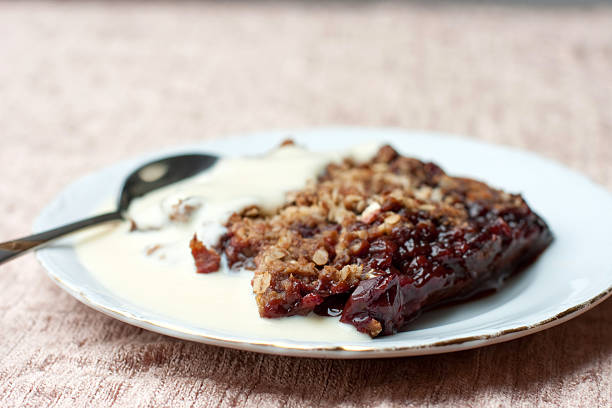 plum crumble z kremem – zdjęcie