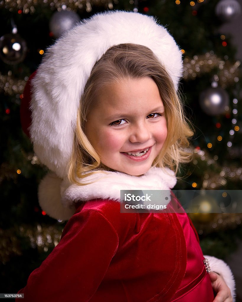 사랑스러운 소녀만 만들진 산타 모자 - 로열티 프리 12월 스톡 사진