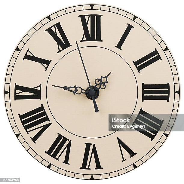 Foto de Relógio De Parede Com As Figuras Romano e mais fotos de stock de Algarismo Romano - Algarismo Romano, Mostrador de Relógio, Relógio