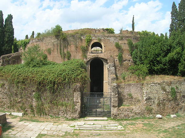 mausoleo di augustus - augustus caesar foto e immagini stock