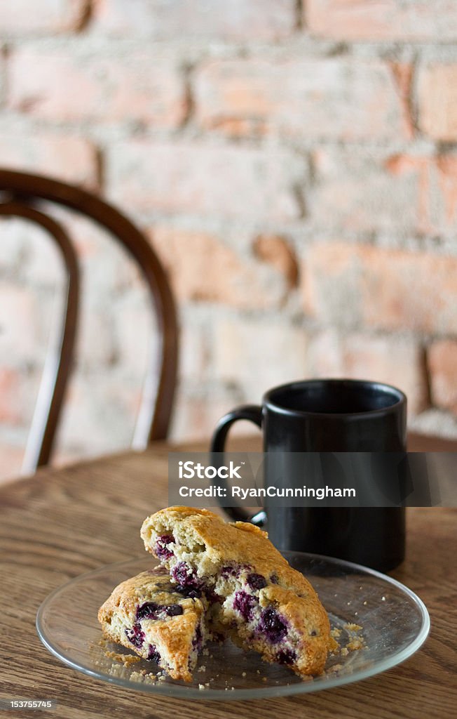 Muffin e caffè - Foto stock royalty-free di Ambientazione interna