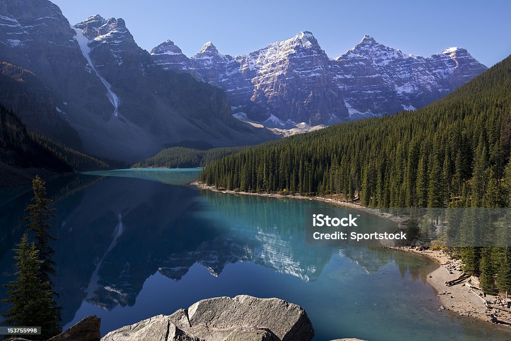 Lago Moraine, Alberta, Canada - Foto stock royalty-free di Acqua