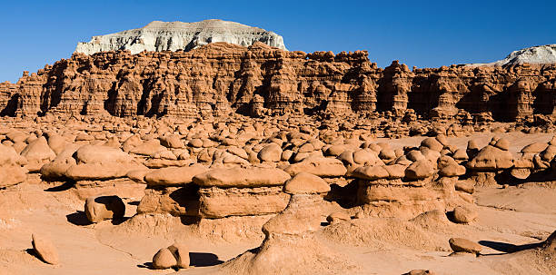 istock Hoodoos of Goblin Valley 02 153756477
