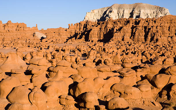 hoodoos z goblin valley 07 - goblin valley state park zdjęcia i obrazy z banku zdjęć