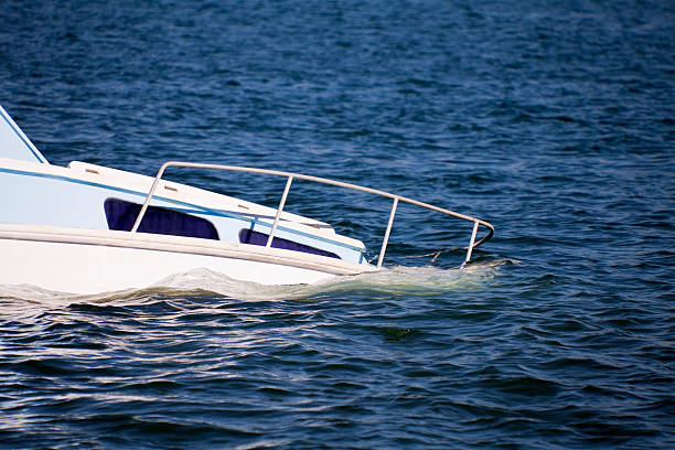 o fim - sea water single object sailboat imagens e fotografias de stock