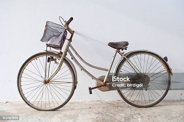 Foto de Abandonar De Bicicleta e mais fotos de stock de Abandonado - Abandonado, Acabado, Antigo