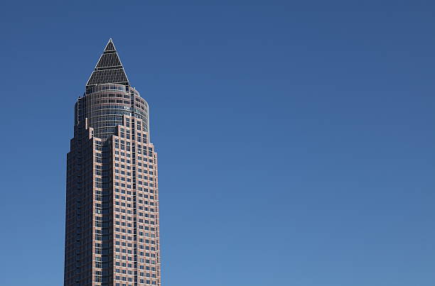 messeturm frankfurt - messeturn tower - fotografias e filmes do acervo