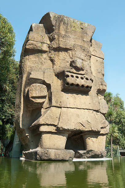 estátua de um deus asteca tlaloc (chuva - teotihuacan - fotografias e filmes do acervo