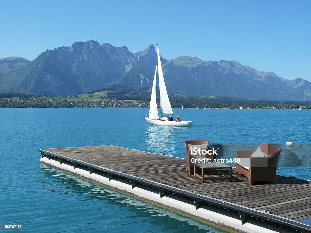Vista romantica al Lago di Thun, Svizzera - Foto stock royalty-free di Svizzera