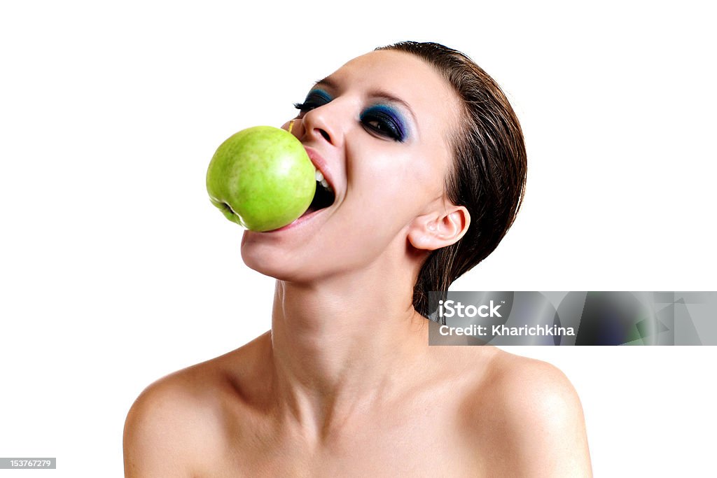 Retrato da menina bonita com Boca Aberta comer maçã verde - Royalty-free Adulto Foto de stock