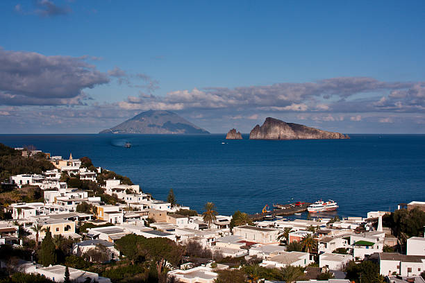 panarea - lipari island photos et images de collection