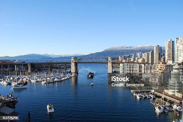 Invernali Di Vancouver - Fotografie stock e altre immagini di Acqua - Acqua, Burrard Street Bridge, Canada