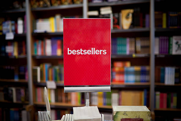 bestseller-bereich in der buchhandlung - bestseller stock-fotos und bilder