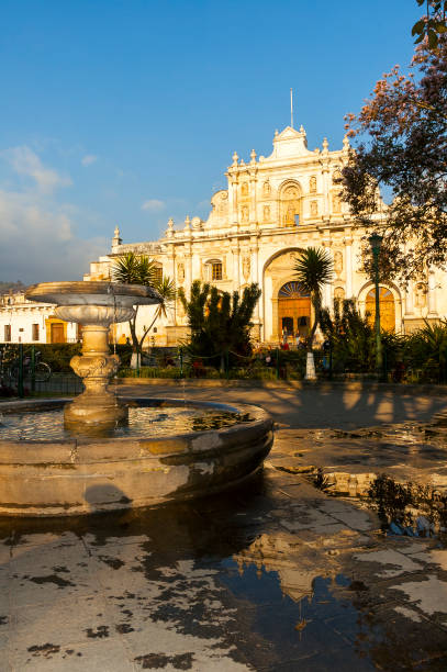 ruínas e catedral de san josé em antigua guatemala, américa central, patrimônio da colônia espanhola, destruição por terremoto e sua construção começou em 1545. - guatemala antigua central america color image - fotografias e filmes do acervo