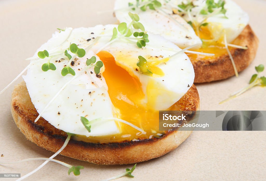 Escaldado ovos em torrado Pãozinho Doce - Royalty-free Ovo Foto de stock