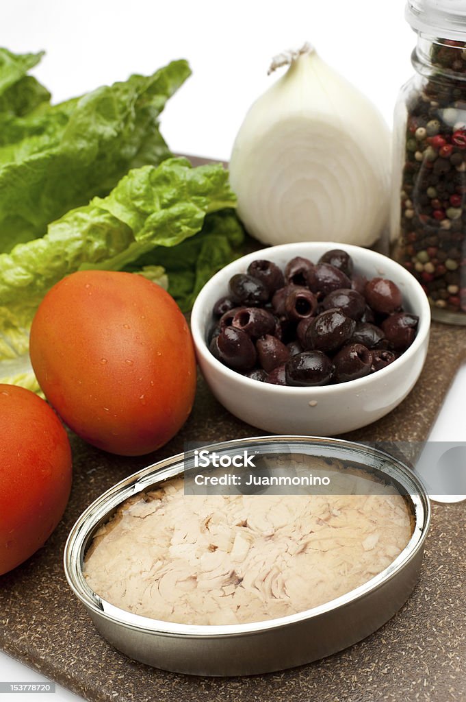 Salada Niçoise ingredientes - Foto de stock de Alface royalty-free