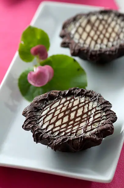 chocolate cookie with flower